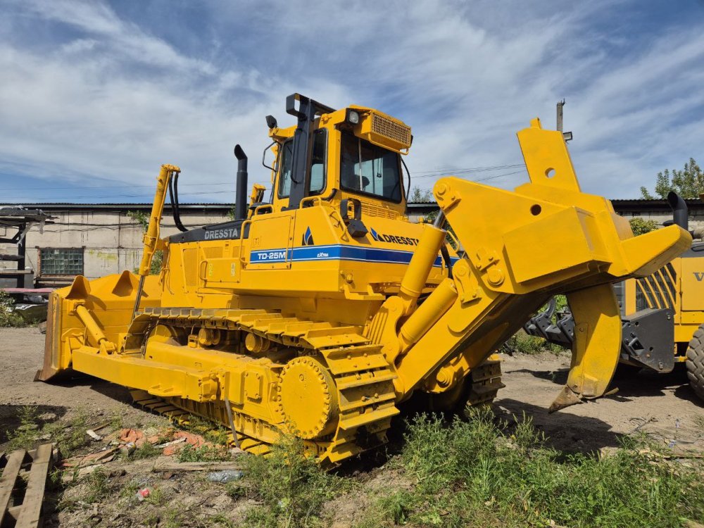 Бульдозер DRESSTA TD-25M